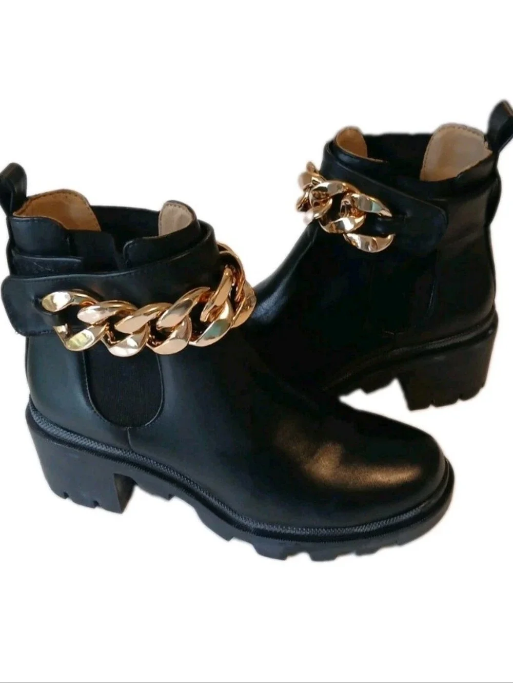 Steve Madden Amulet Black Chain Chelsea Ankle Boots Size 8 NWOT